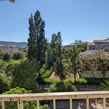 Superbe T2 Proche Des Plages Et Des Commerces Hyeres Exterior photo